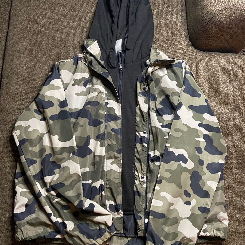 Army / Black Wind Breaker